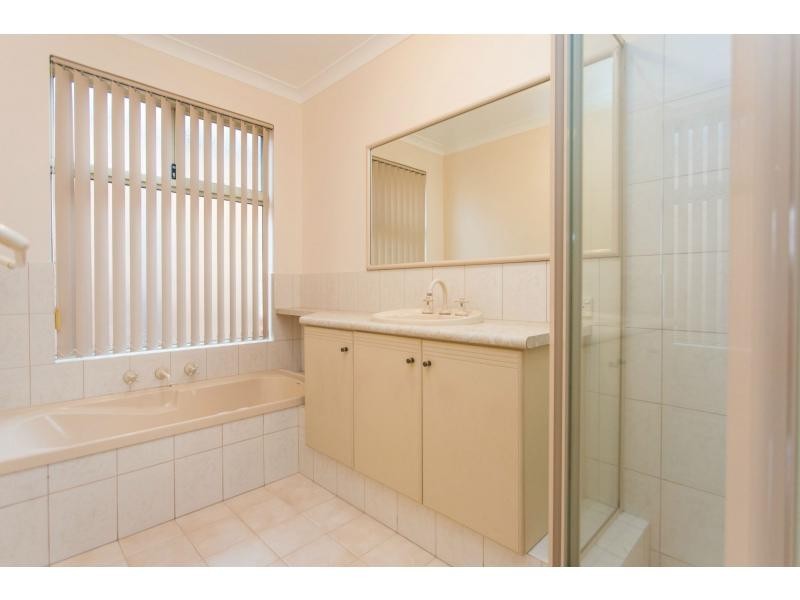 22/7 Lester Drive, Thornlie WA 6108