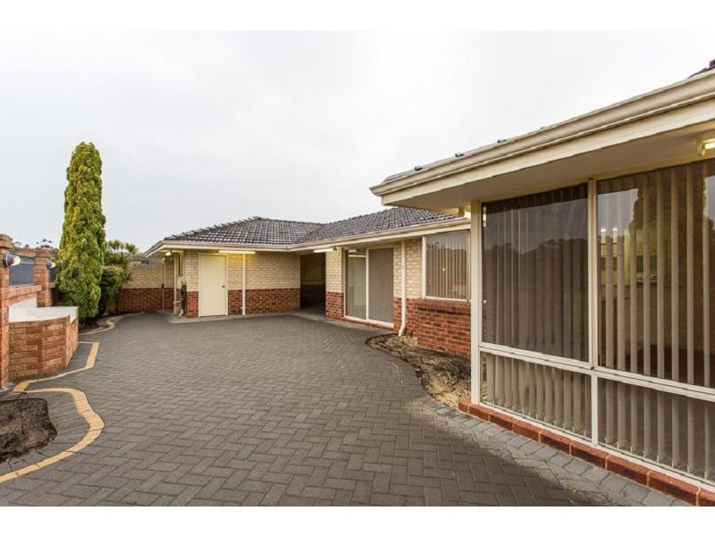 22/7 Lester Drive, Thornlie WA 6108