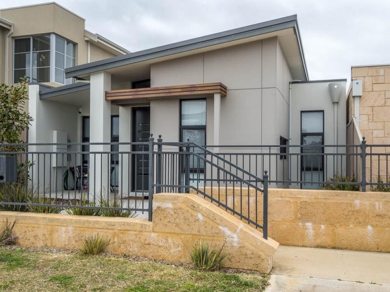 8 Weebill Way, Southern River WA 6110