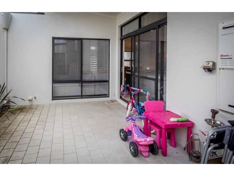 8 Weebill Way, Southern River WA 6110