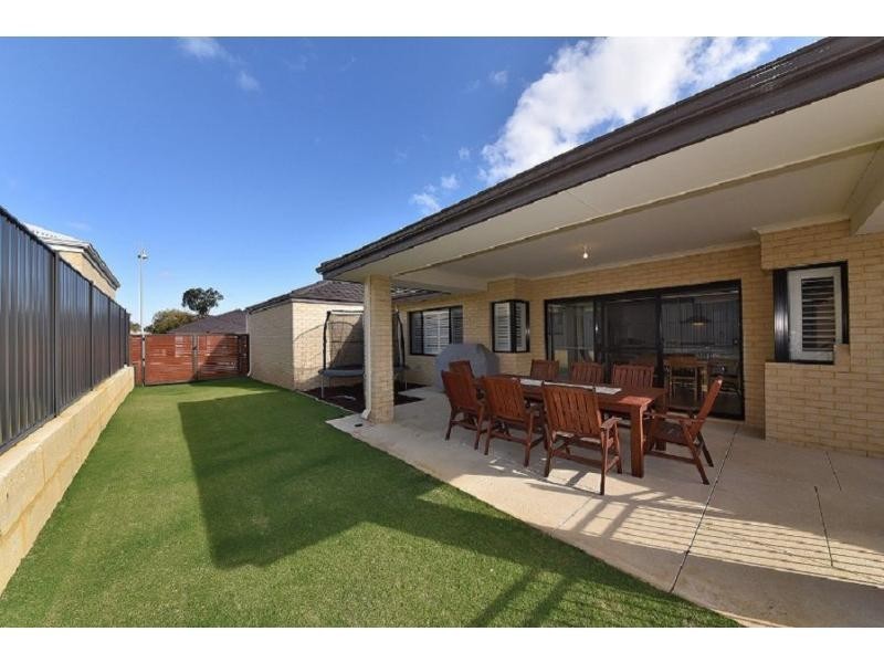 14 Redheart Road, Carramar WA 6031