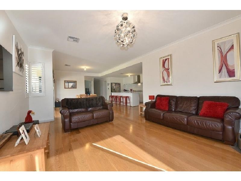 14 Redheart Road, Carramar WA 6031