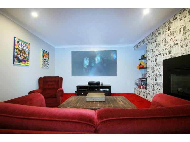 17 Magdalen Loop, Piara Waters WA 6112