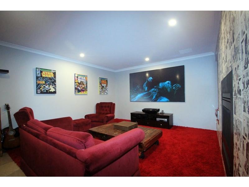 17 Magdalen Loop, Piara Waters WA 6112