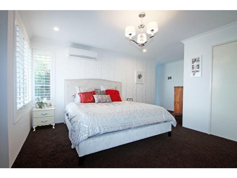 17 Magdalen Loop, Piara Waters WA 6112