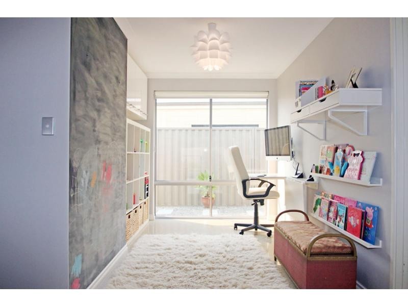 17 Magdalen Loop, Piara Waters WA 6112