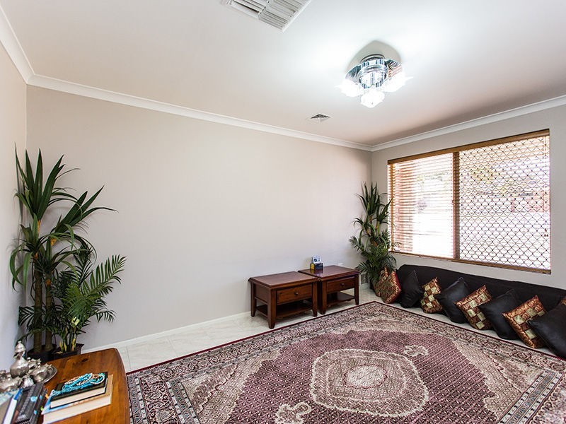 14 Choseley Place, Langford WA 6147
