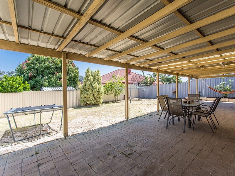 14 Choseley Place, Langford WA 6147