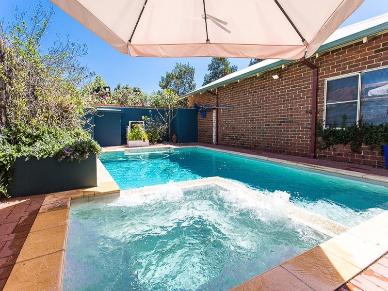 28 Connaught Gardens, Canning Vale WA 6155