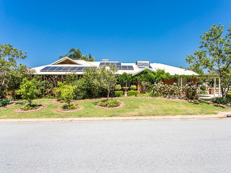 28 Connaught Gardens, Canning Vale WA 6155