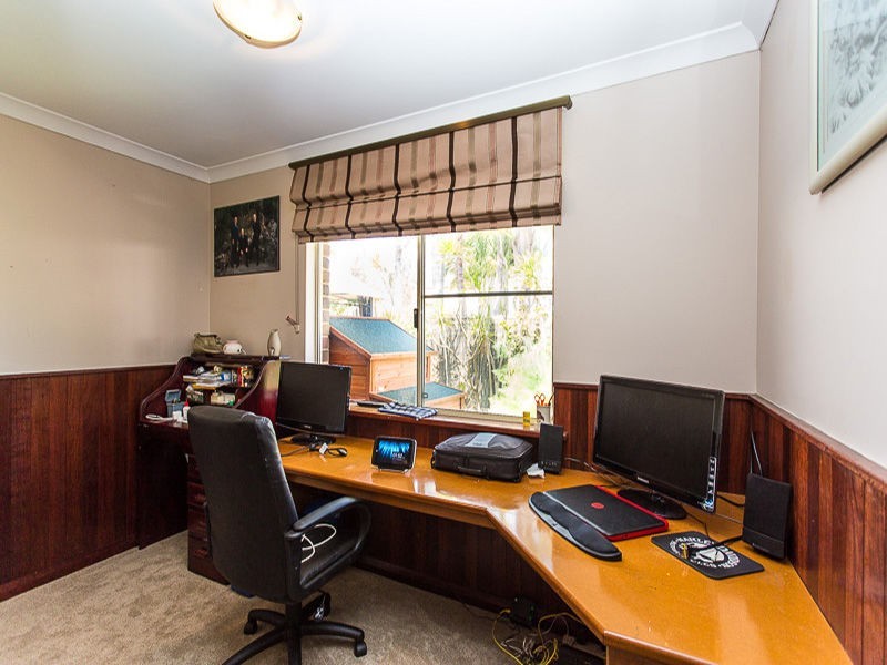 28 Connaught Gardens, Canning Vale WA 6155
