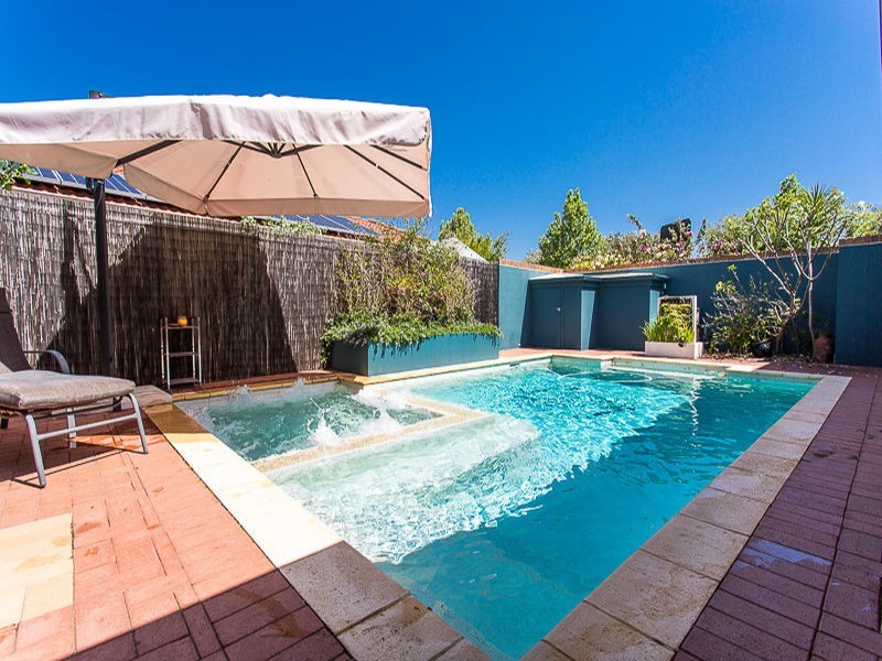 28 Connaught Gardens, Canning Vale WA 6155