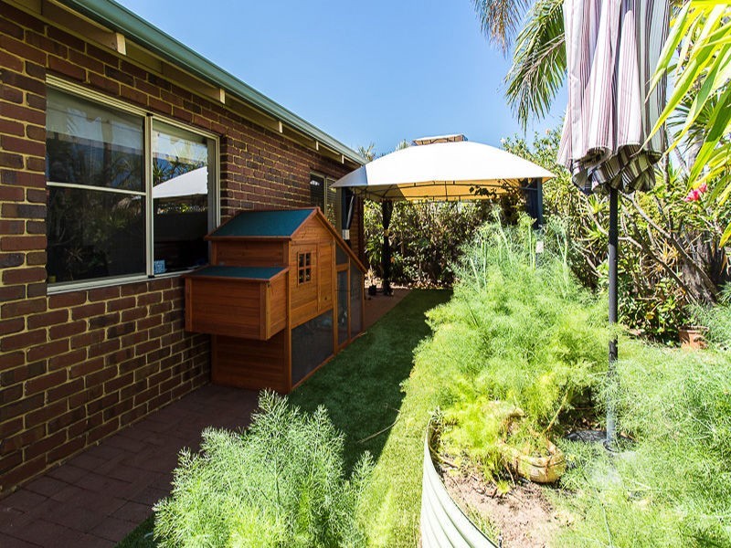 28 Connaught Gardens, Canning Vale WA 6155