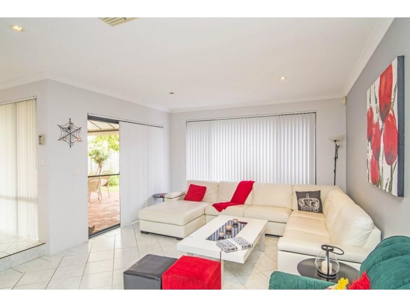 8 Asheville Parade, Landsdale WA 6065