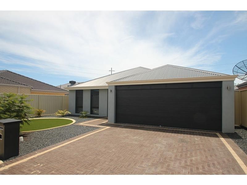 16 Pilkington Street, Canning Vale WA 6155