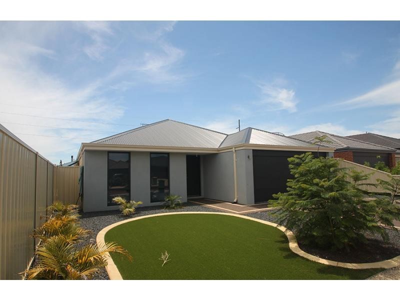 16 Pilkington Street, Canning Vale WA 6155