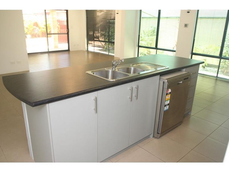 16 Pilkington Street, Canning Vale WA 6155