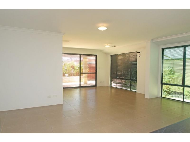16 Pilkington Street, Canning Vale WA 6155