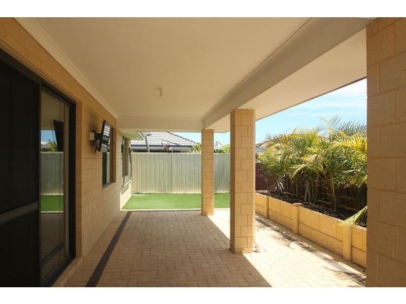 16 Pilkington Street, Canning Vale WA 6155