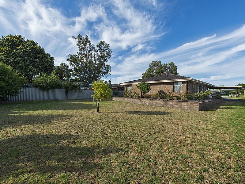 63 Braibrise Road, Wilson WA 6107