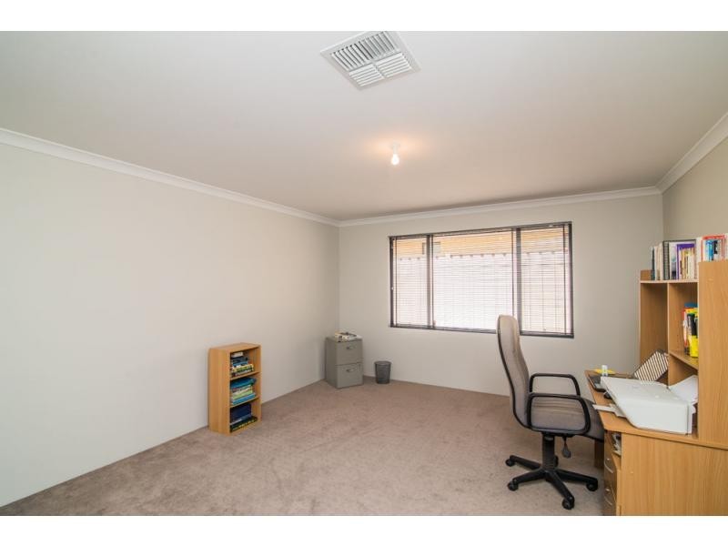 26 Randwick Bend, Harrisdale WA 6112