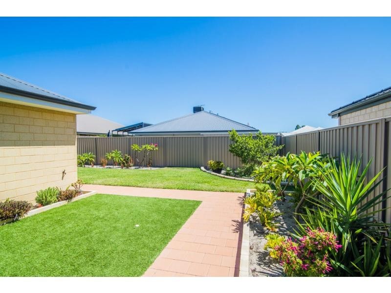 26 Randwick Bend, Harrisdale WA 6112