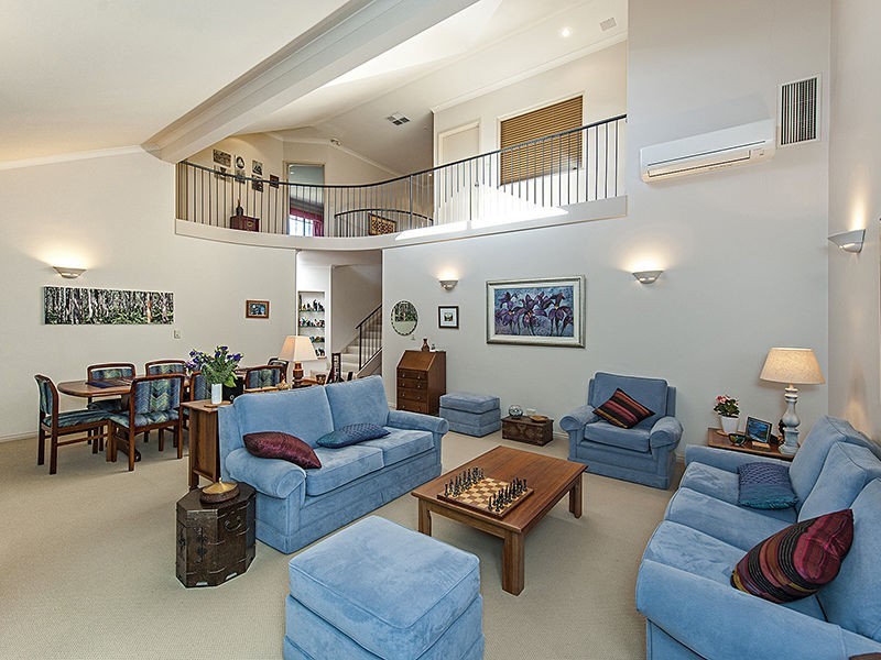 27 Unwin Crescent, Salter Point WA 6152