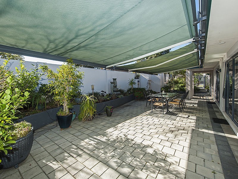 27 Unwin Crescent, Salter Point WA 6152