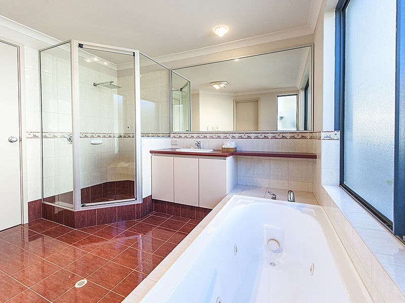 27 Unwin Crescent, Salter Point WA 6152