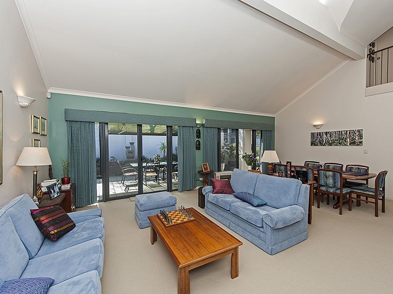 27 Unwin Crescent, Salter Point WA 6152