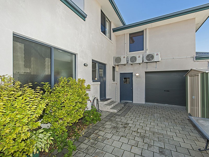 27 Unwin Crescent, Salter Point WA 6152