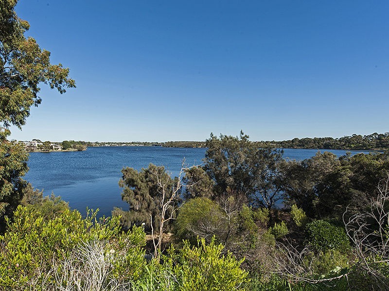 27 Unwin Crescent, Salter Point WA 6152