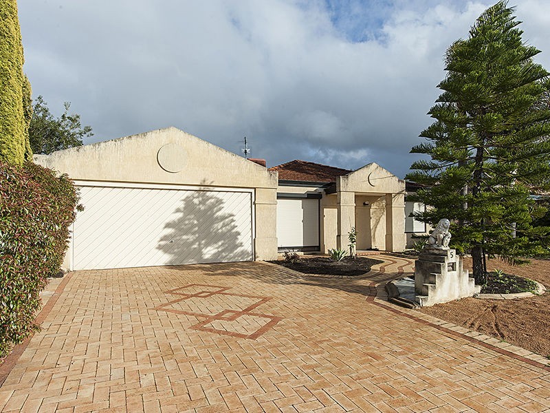 5 Carlsbad Court, Ballajura WA 6066