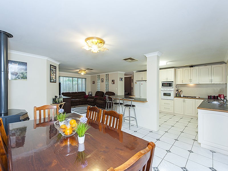 5 Carlsbad Court, Ballajura WA 6066