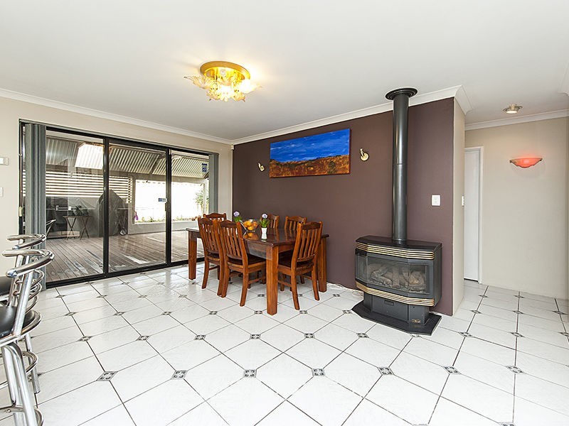 5 Carlsbad Court, Ballajura WA 6066