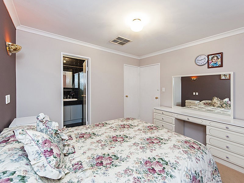 5 Carlsbad Court, Ballajura WA 6066