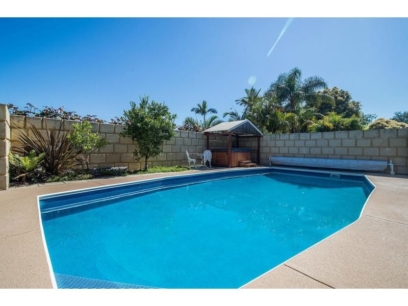 4 Dalby Court, Willetton WA 6155