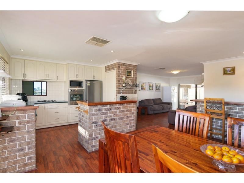 14 Bathurst Court, Willetton WA 6155