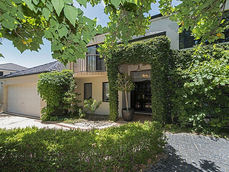 16 Pepler Avenue, Salter Point WA 6152