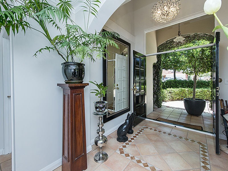 16 Pepler Avenue, Salter Point WA 6152