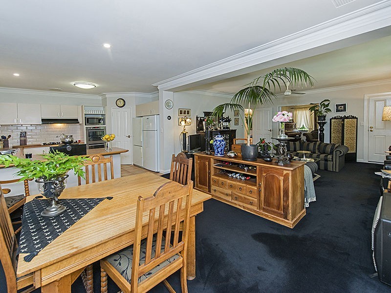 16 Pepler Avenue, Salter Point WA 6152