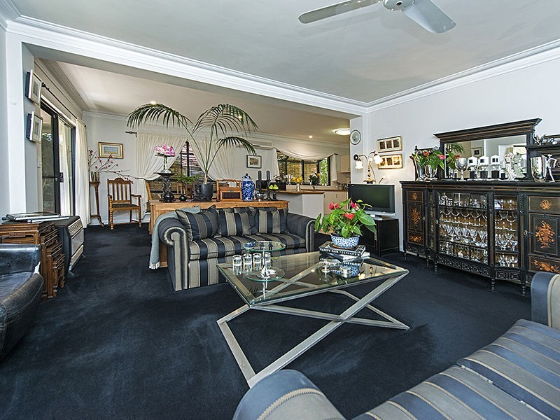 16 Pepler Avenue, Salter Point WA 6152