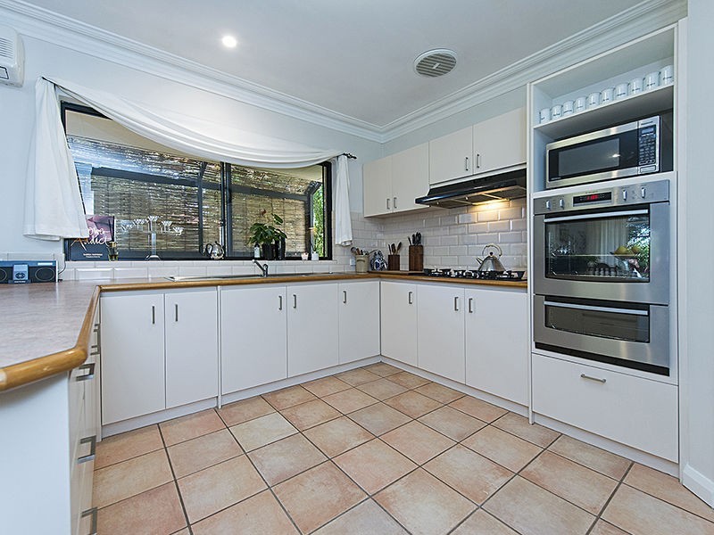 16 Pepler Avenue, Salter Point WA 6152