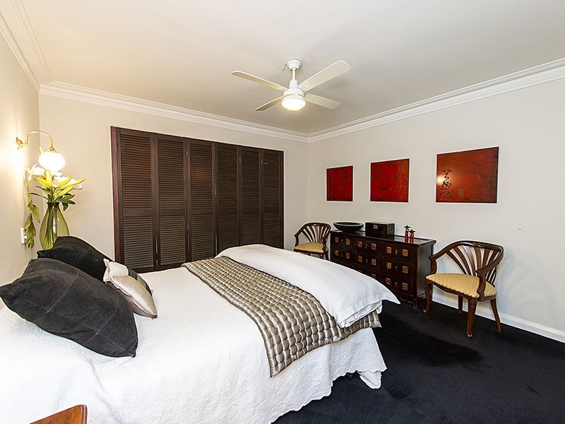 16 Pepler Avenue, Salter Point WA 6152