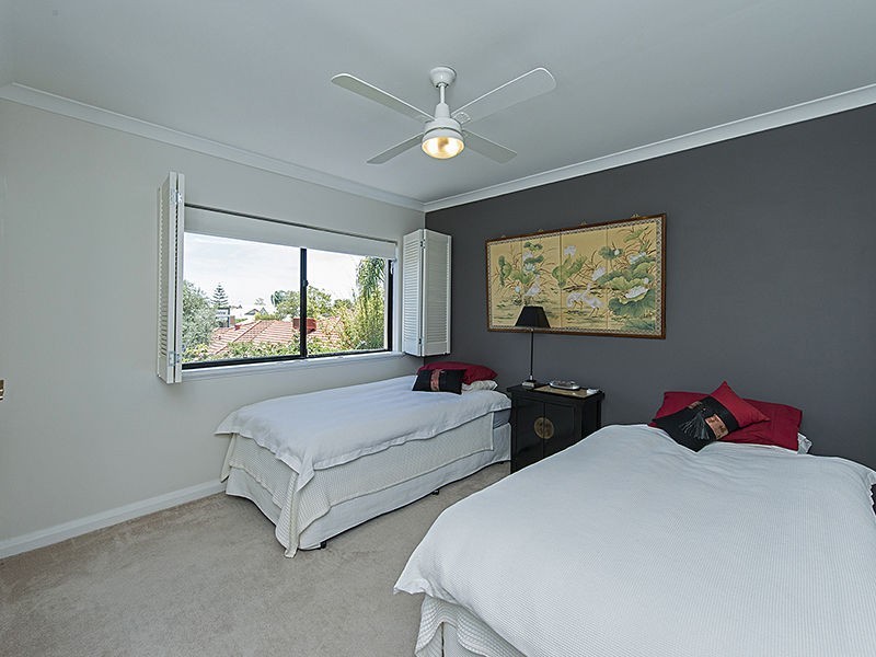 16 Pepler Avenue, Salter Point WA 6152