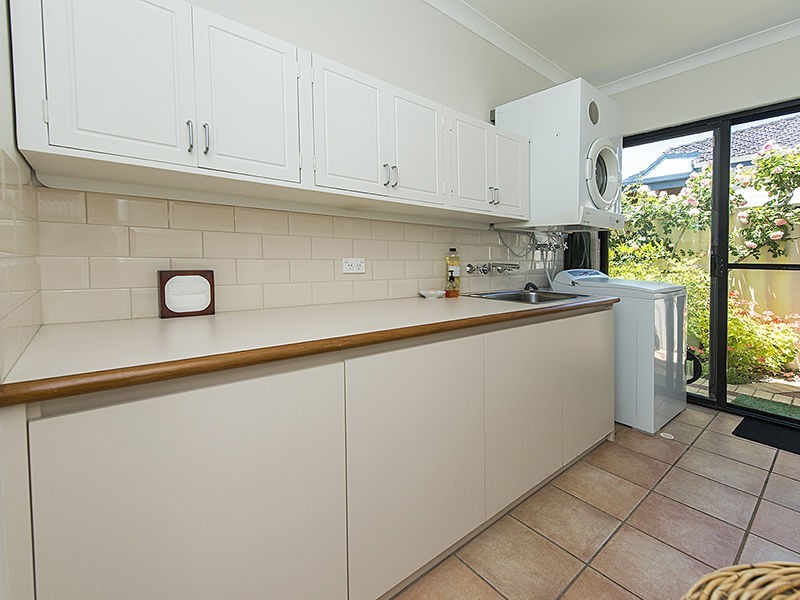16 Pepler Avenue, Salter Point WA 6152