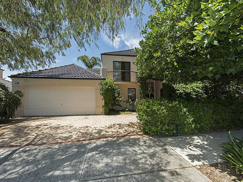 16 Pepler Avenue, Salter Point WA 6152