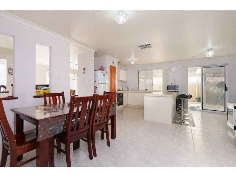 30 Ellamere Retreat, Maddington WA 6109