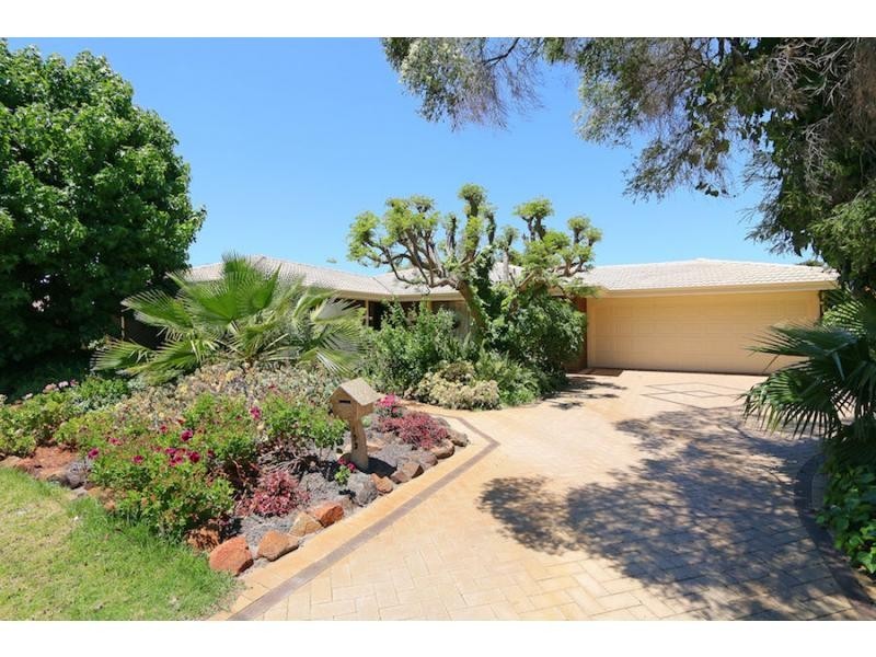 133 Burrendah Boulevard, Willetton WA 6155