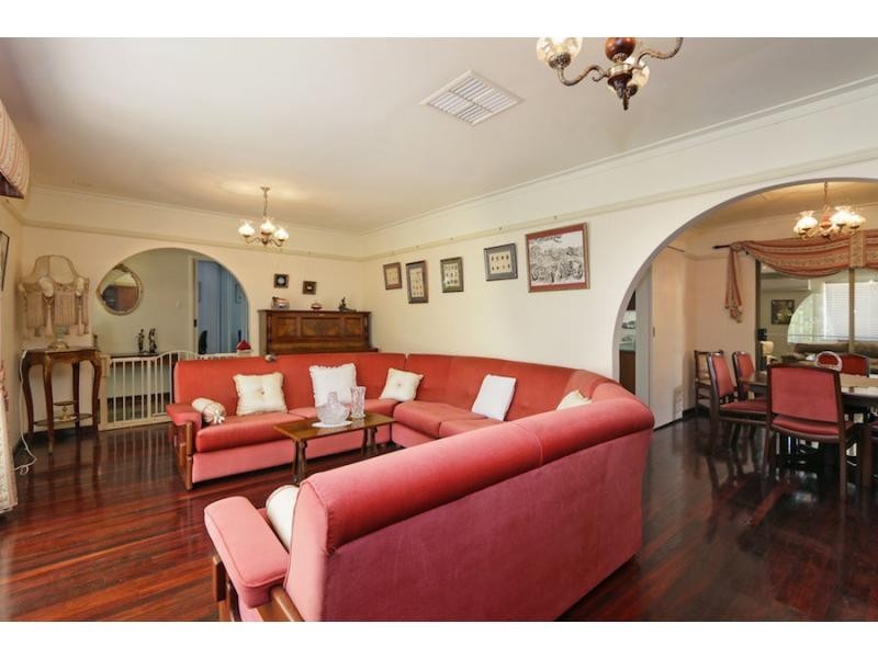 133 Burrendah Boulevard, Willetton WA 6155